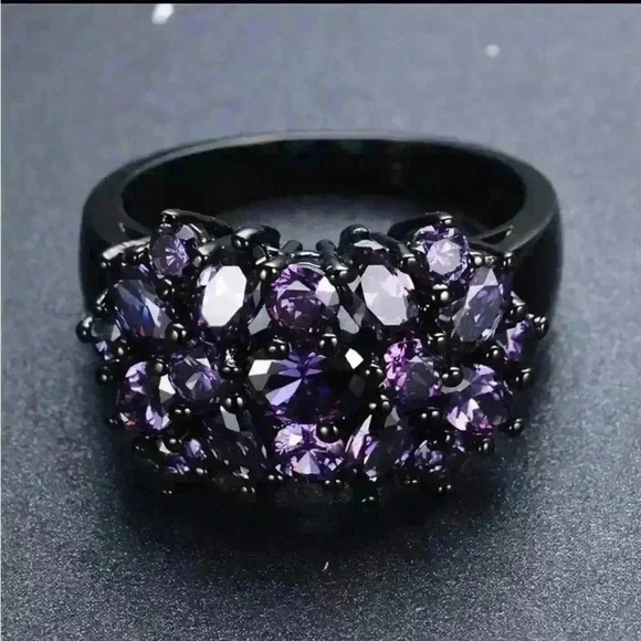 Black Gold Filled Flower's Ring - Picture 3 of 9